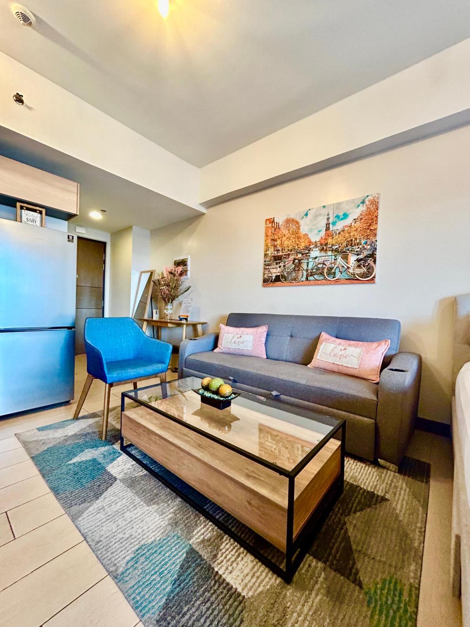 Luxury Bgc Condo In Taguig, Mckinley - Covered Parking And Wifi Free Exterior photo